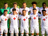 英格兰队白色球衣合影